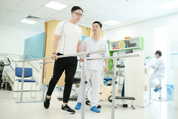 ĐỒNG HÀNH CÙNG SỨC KHOẺ VIÊN CHỨC, NGƯỜI LAO ĐỘNG TRONG ĐIỀU TRỊ BỆNH LÝ CƠ XƯƠNG KHỚP VÀ PHỤC HỒI CHỨC NĂNG