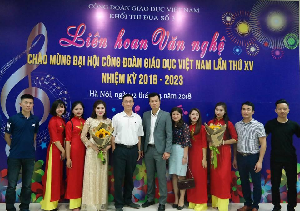 Đoàn văn nghệ của trường ĐHSPKT Hưng Yên tham gia đêm liên hoan văn nghệ chào mừng Đại hội Công đoàn