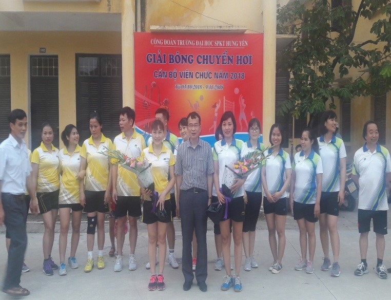 Tổ chức giải bóng chuyền hơi nữ CBVC trường Đại học Sư phạm Kỹ thuật Hưng Yên năm 2018