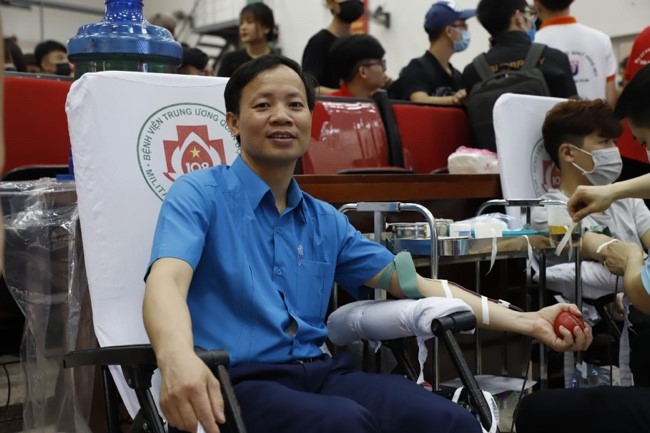 Cán bộ, giảng viên, sinh viên Trường ĐHSPKT Hưng Yên hưởng ứng “Ngày toàn dân hiến máu tình nguyện”