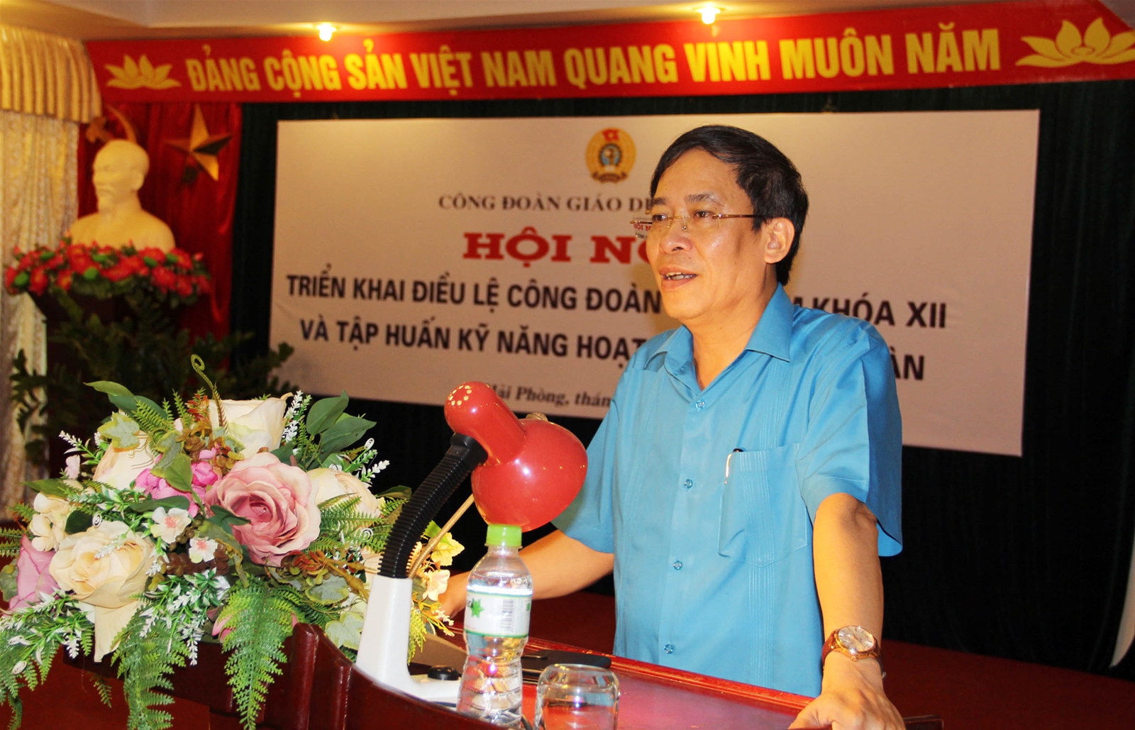 TS Vũ Minh Đức - Chủ tịch CĐGD Việt Nam phát biểu khai mac Hội nghị