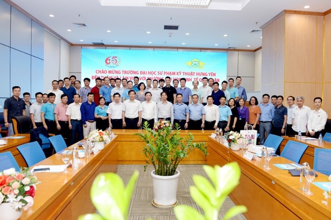 Đoàn cán bộ Trường Đại học SPKT Hưng Yên đến thăm và giao lưu tại Trường Đại học Kinh tế Quốc dân
